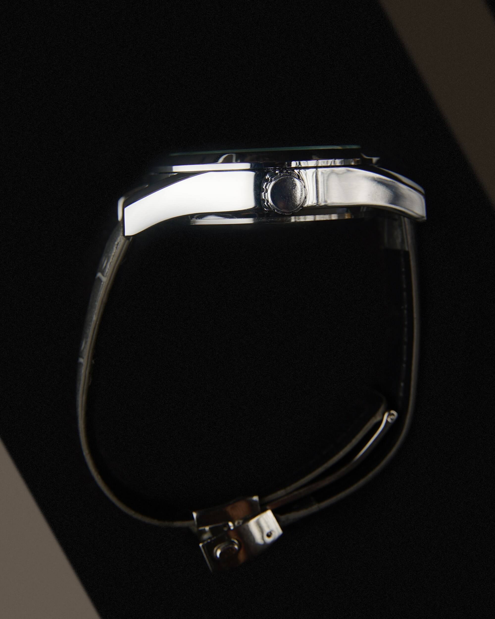 TG-HUR CARRERA GREY STRAP WATCHES