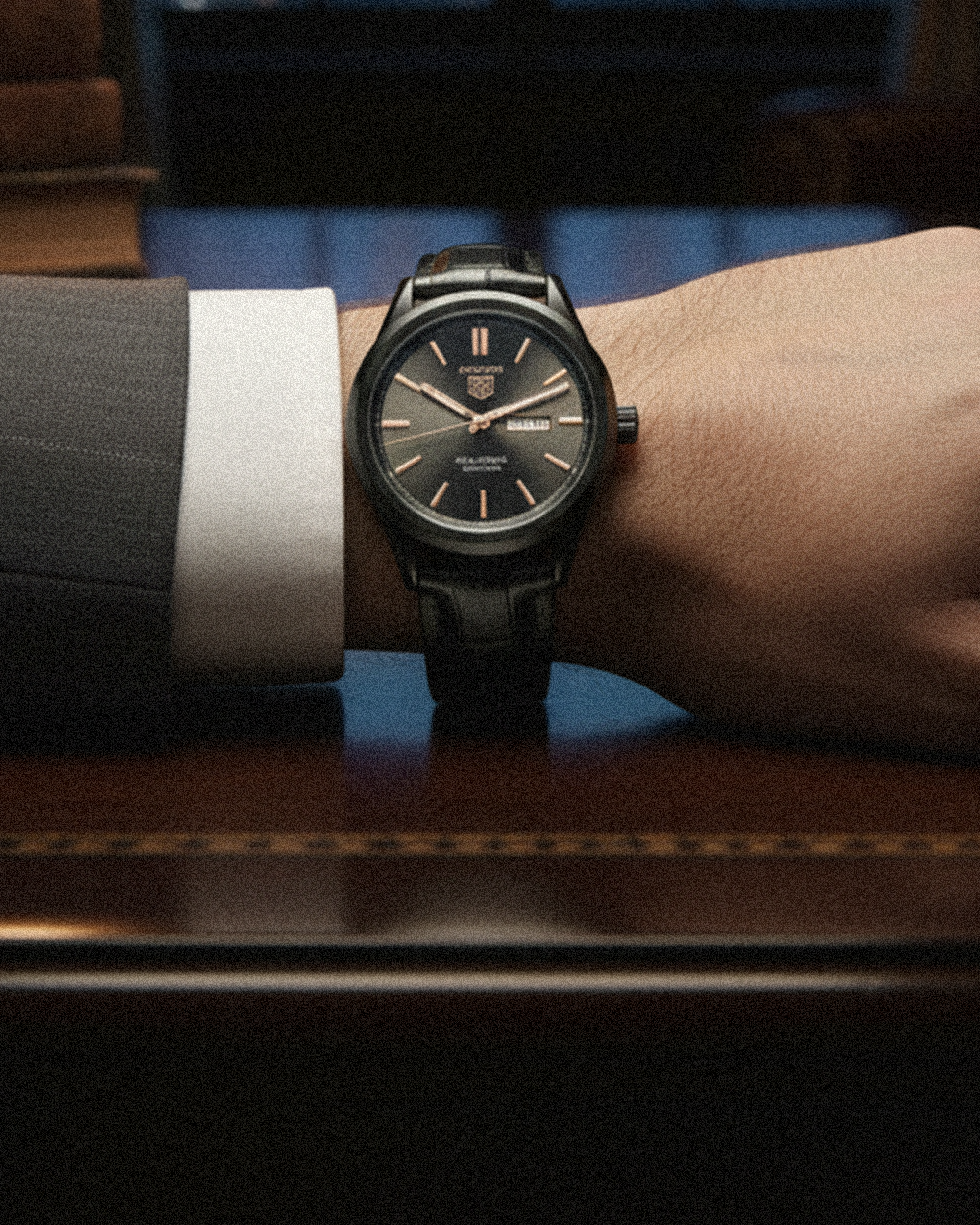 TG-HUR CARRERA BLACK GOLD STRAP WATCHES